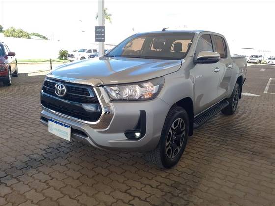 TOYOTA HILUX 2.8 D-4D TURBO DIESEL CD SRV 4X4 AUTOMÁTICO